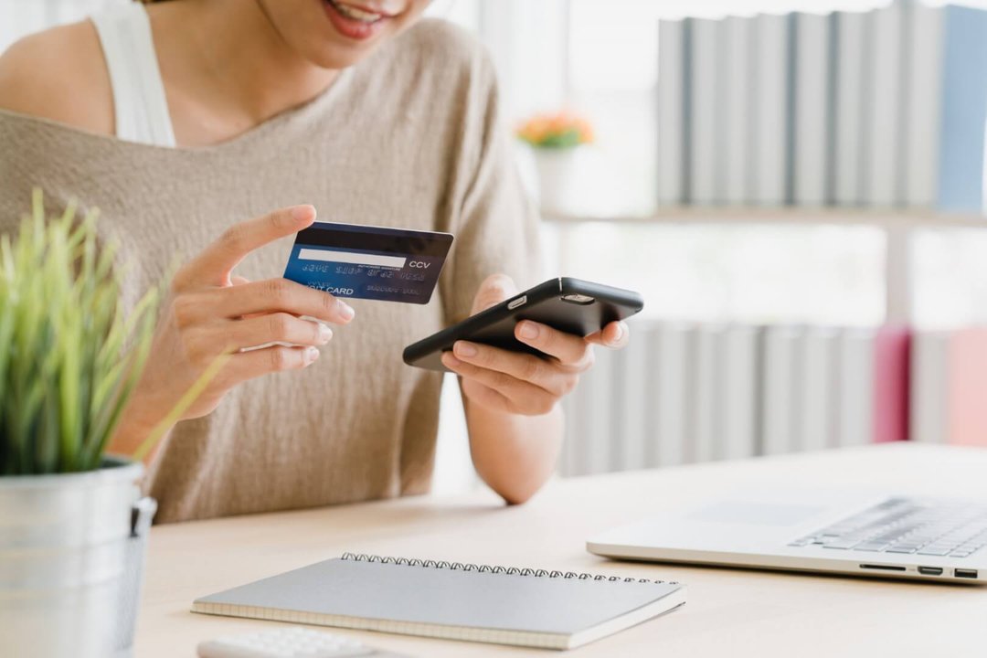 Online shopping is a breeze with a mobile bank